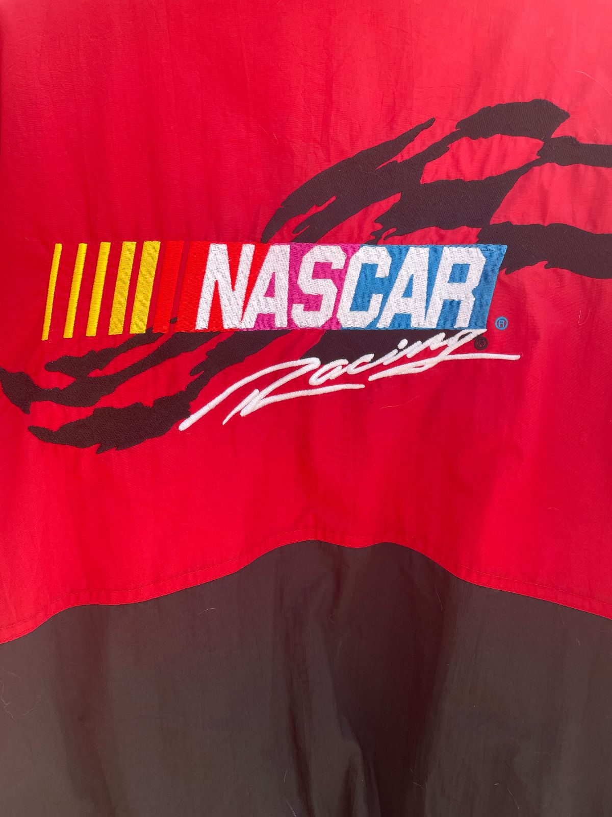 CHASE AUTHENTICS NASCAR RACING EMBROIDERED COLORBLOCK PUFFY JACKET W/ CHECKERED SLEEVES in RED, BLACK
