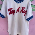 *AS-IS* RETRO 1960S TAP A KEG STRIPED SLEEVE HEM