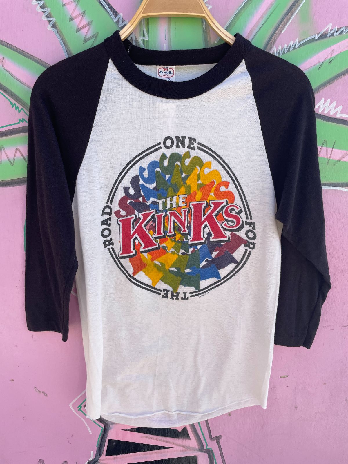 Anvil *AS-IS* THE KINKS - 1980S ONE FOR THE ROAD TOUR RAGLAN T-SHIRT in WHITE, BLACK