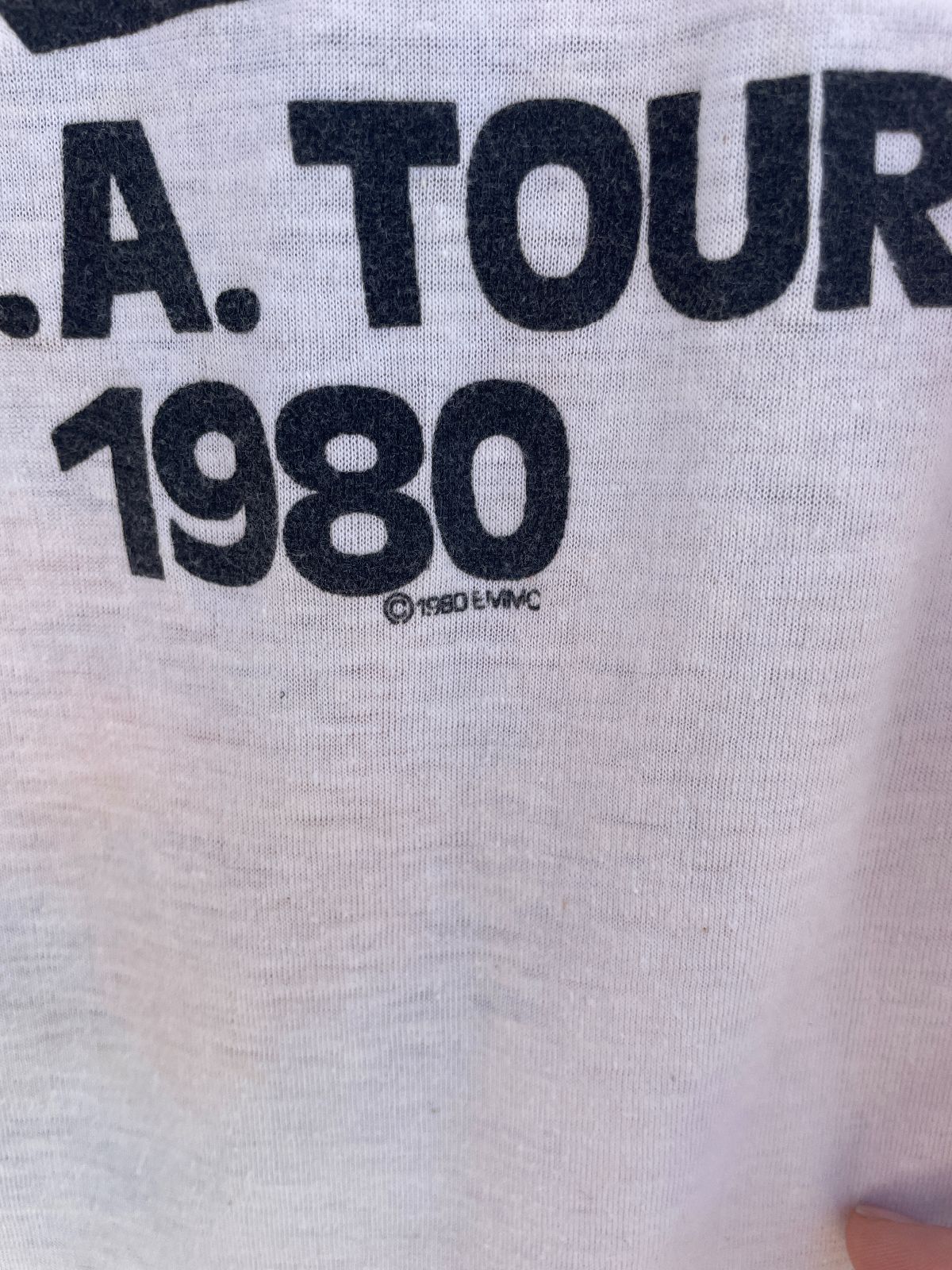 Anvil *AS-IS* THE KINKS - 1980S ONE FOR THE ROAD TOUR RAGLAN T-SHIRT in WHITE, BLACK