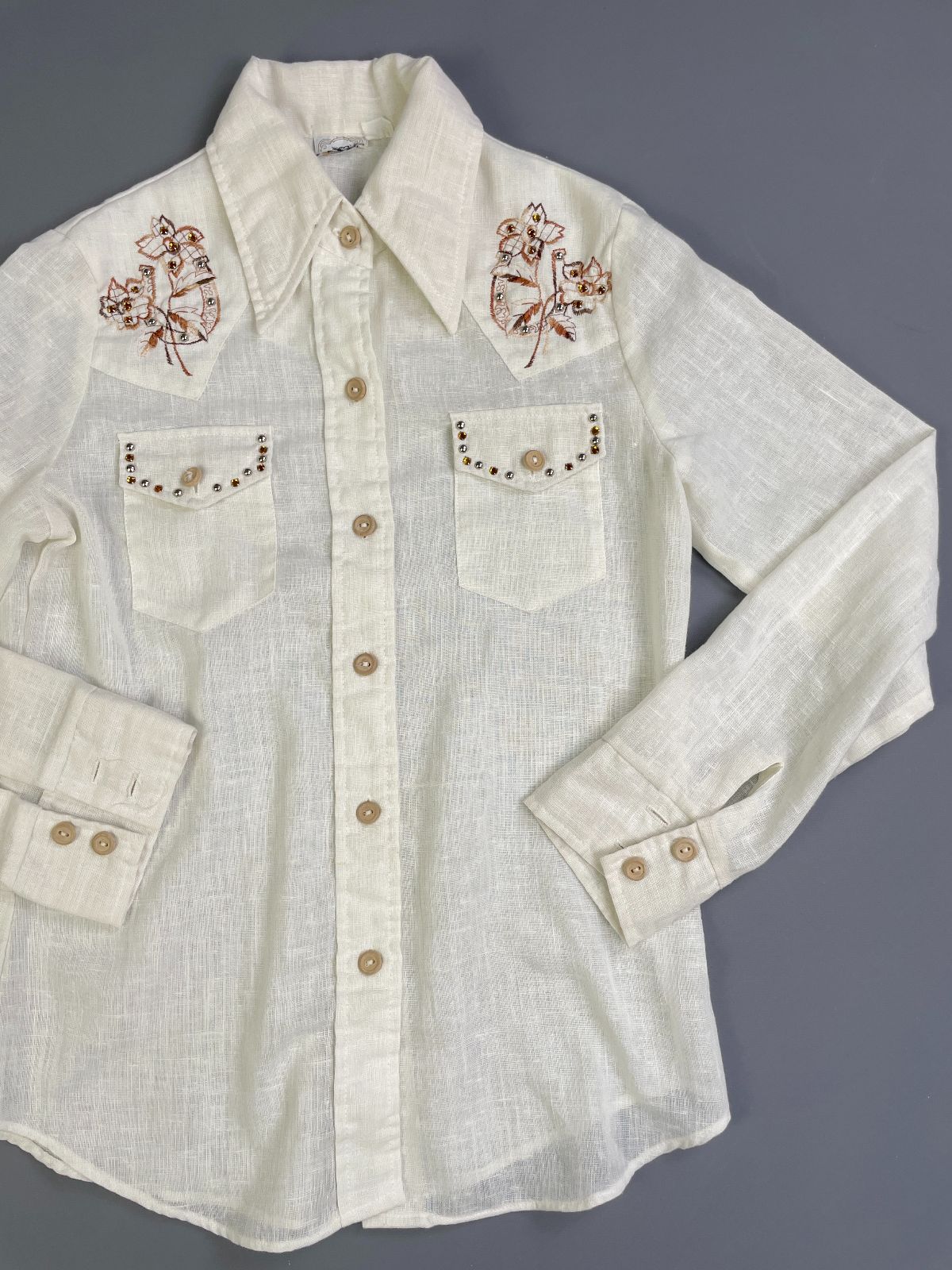 KENNINGTON 1970S SHEER GAUZE EMBROIDERED & RHINESTONE STUDDED LONG SLEEVE BUTTON DOWN SHIRT in CREME