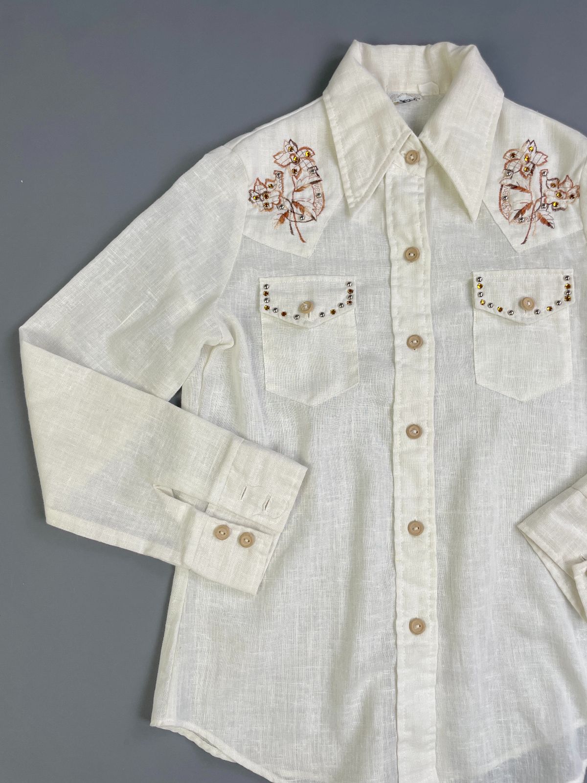 KENNINGTON 1970S SHEER GAUZE EMBROIDERED & RHINESTONE STUDDED LONG SLEEVE BUTTON DOWN SHIRT in CREME