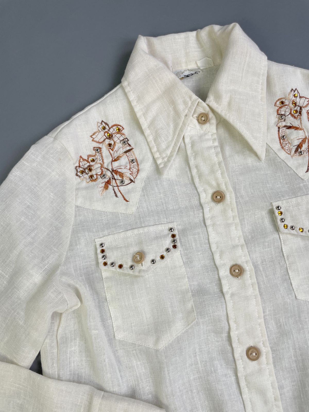KENNINGTON 1970S SHEER GAUZE EMBROIDERED & RHINESTONE STUDDED LONG SLEEVE BUTTON DOWN SHIRT in CREME