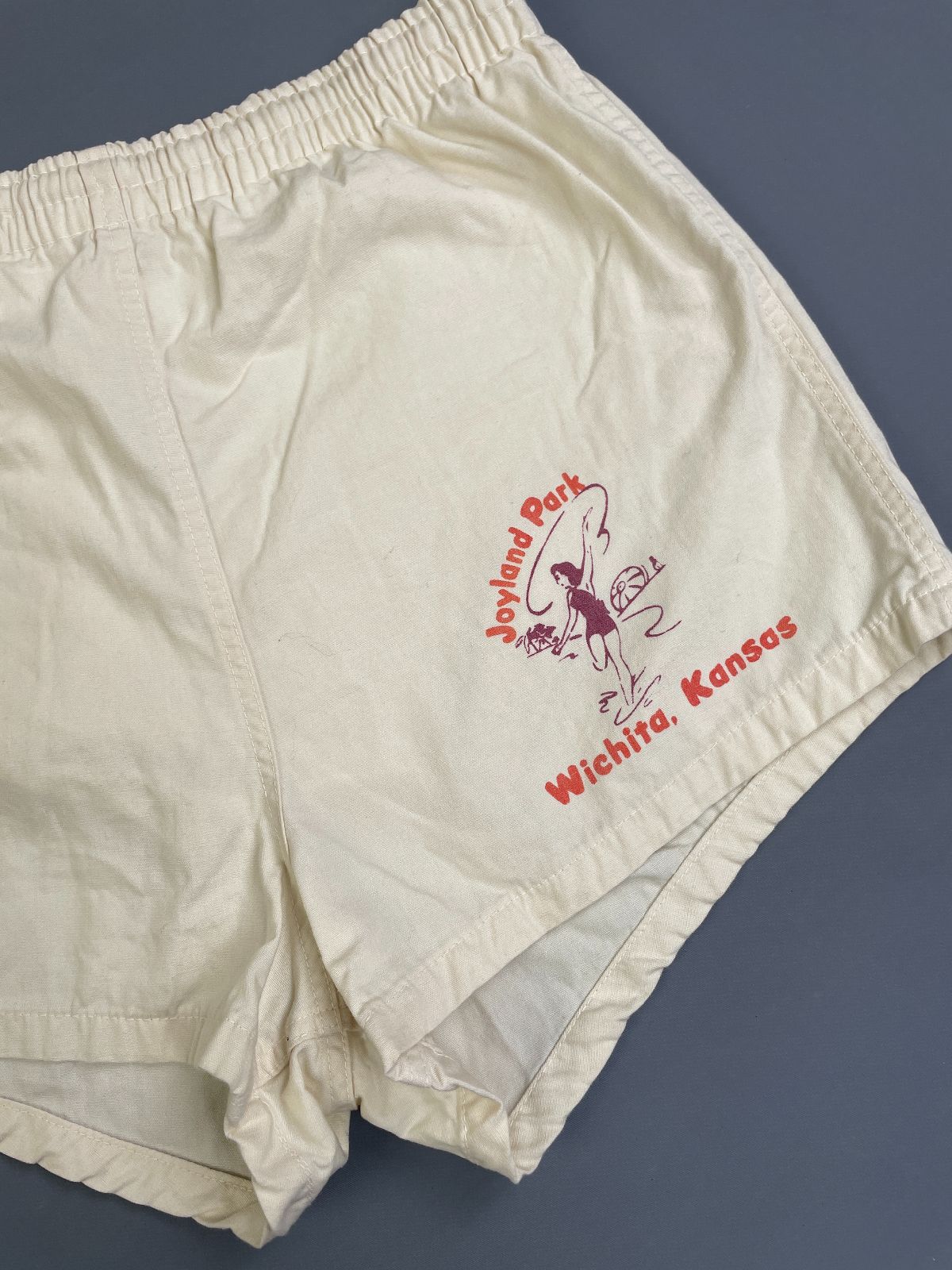 THE GERDON BERNARD CO. INC 1950S 100% COTTON JOYLAND PARK SWIMMER SHORTS, MESH LINING in CREME