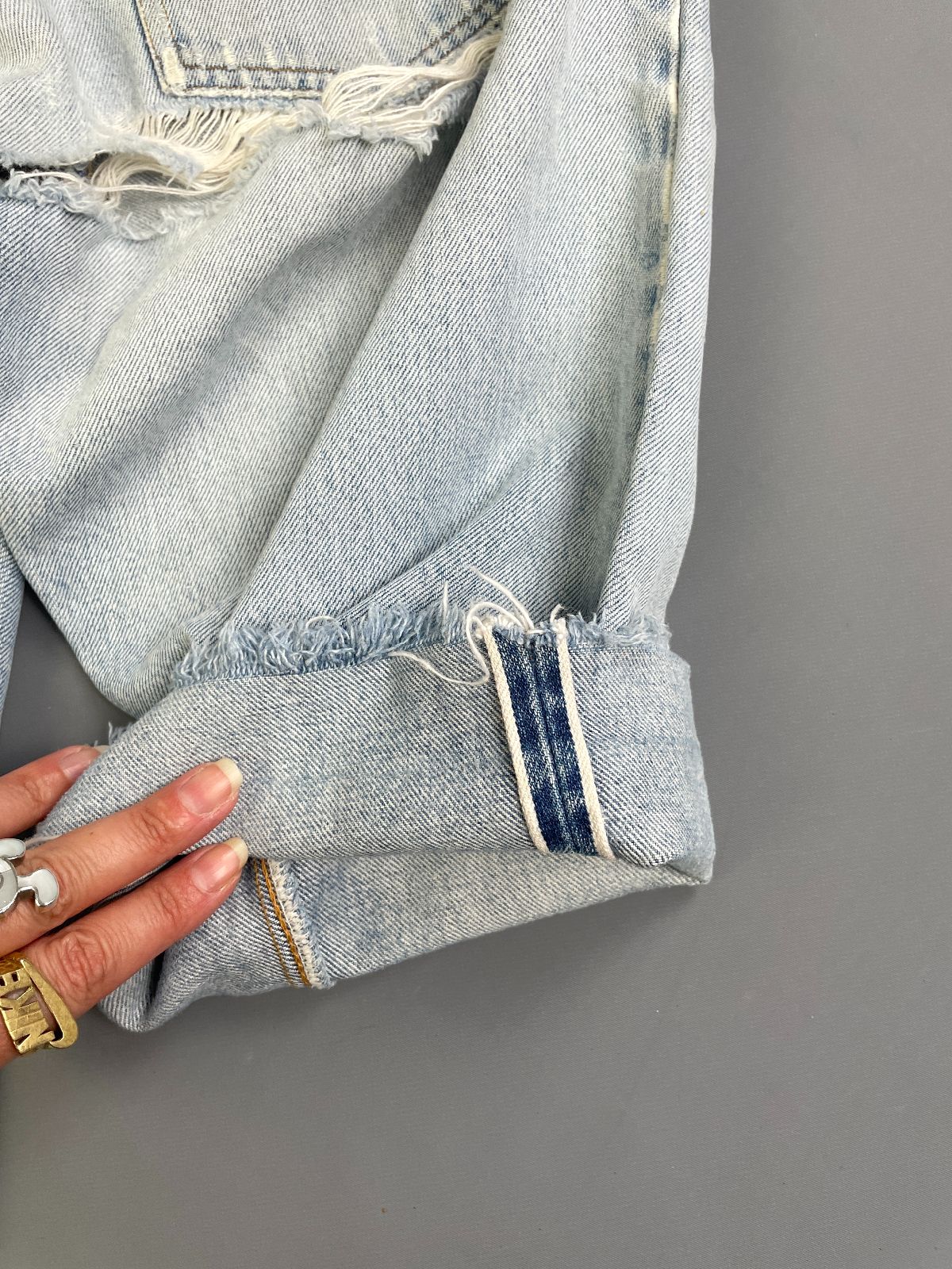 LEVIS RAD! TOTALLY TRASHED VTG LEVIS 501 CUT OFF DENIM SHORTS JORTS - LONG CUT - SELVEDGE in BLUE