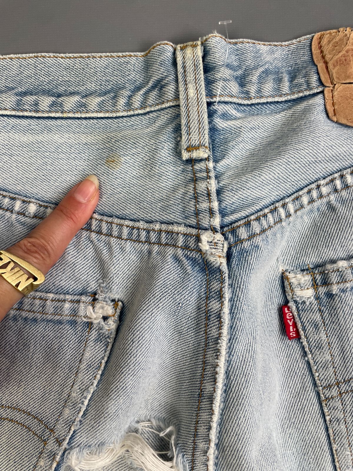LEVIS RAD! TOTALLY TRASHED VTG LEVIS 501 CUT OFF DENIM SHORTS JORTS - LONG CUT - SELVEDGE in BLUE