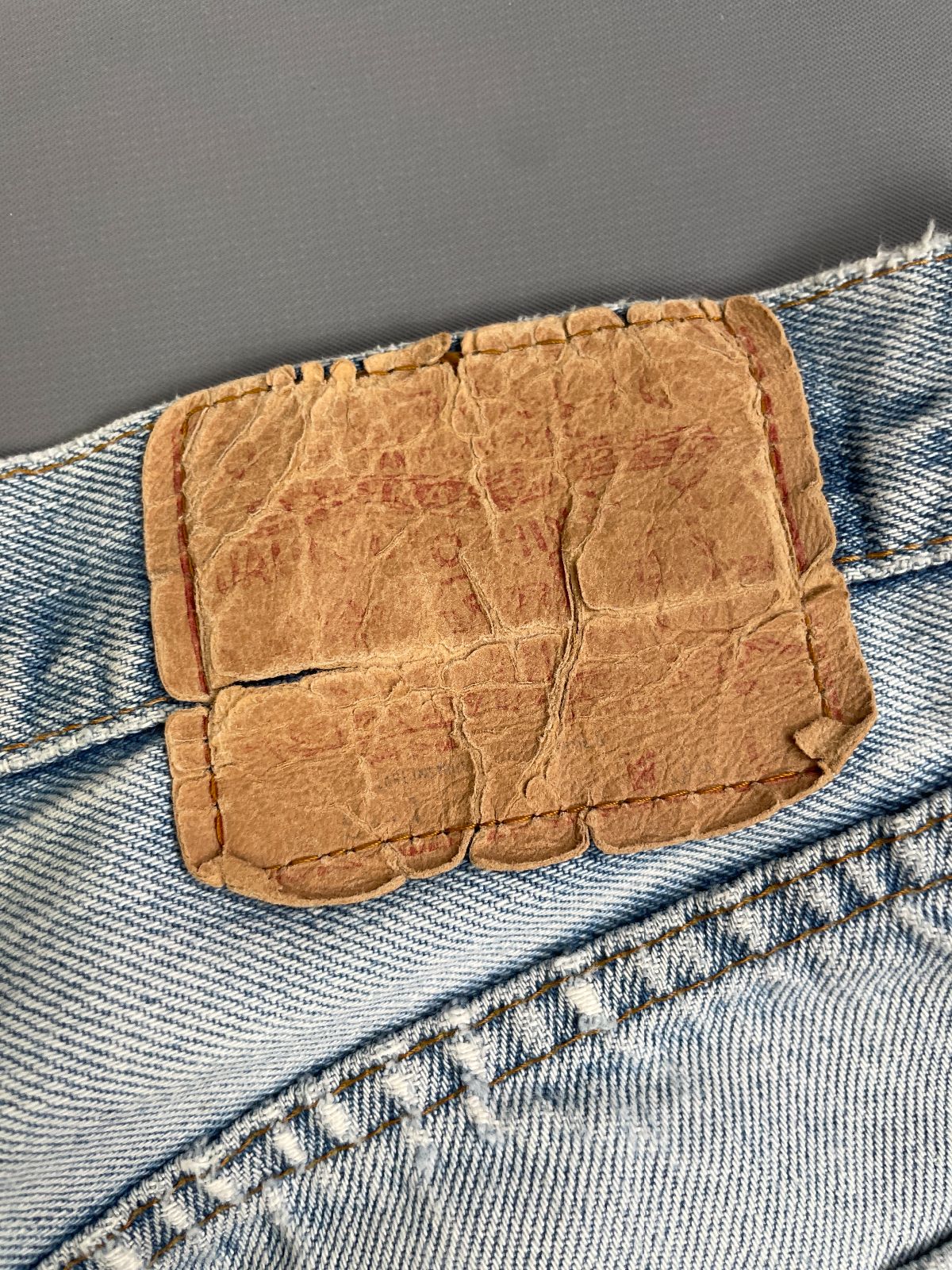 LEVIS RAD! TOTALLY TRASHED VTG LEVIS 501 CUT OFF DENIM SHORTS JORTS - LONG CUT - SELVEDGE in BLUE