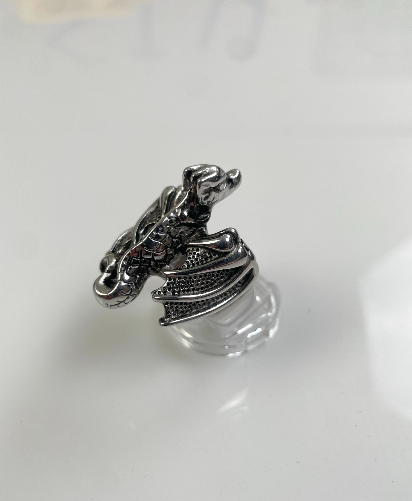 FLYING DRAGON RING HIGH POLISHED BLACKENED STAINLESS STEEL in SILVER