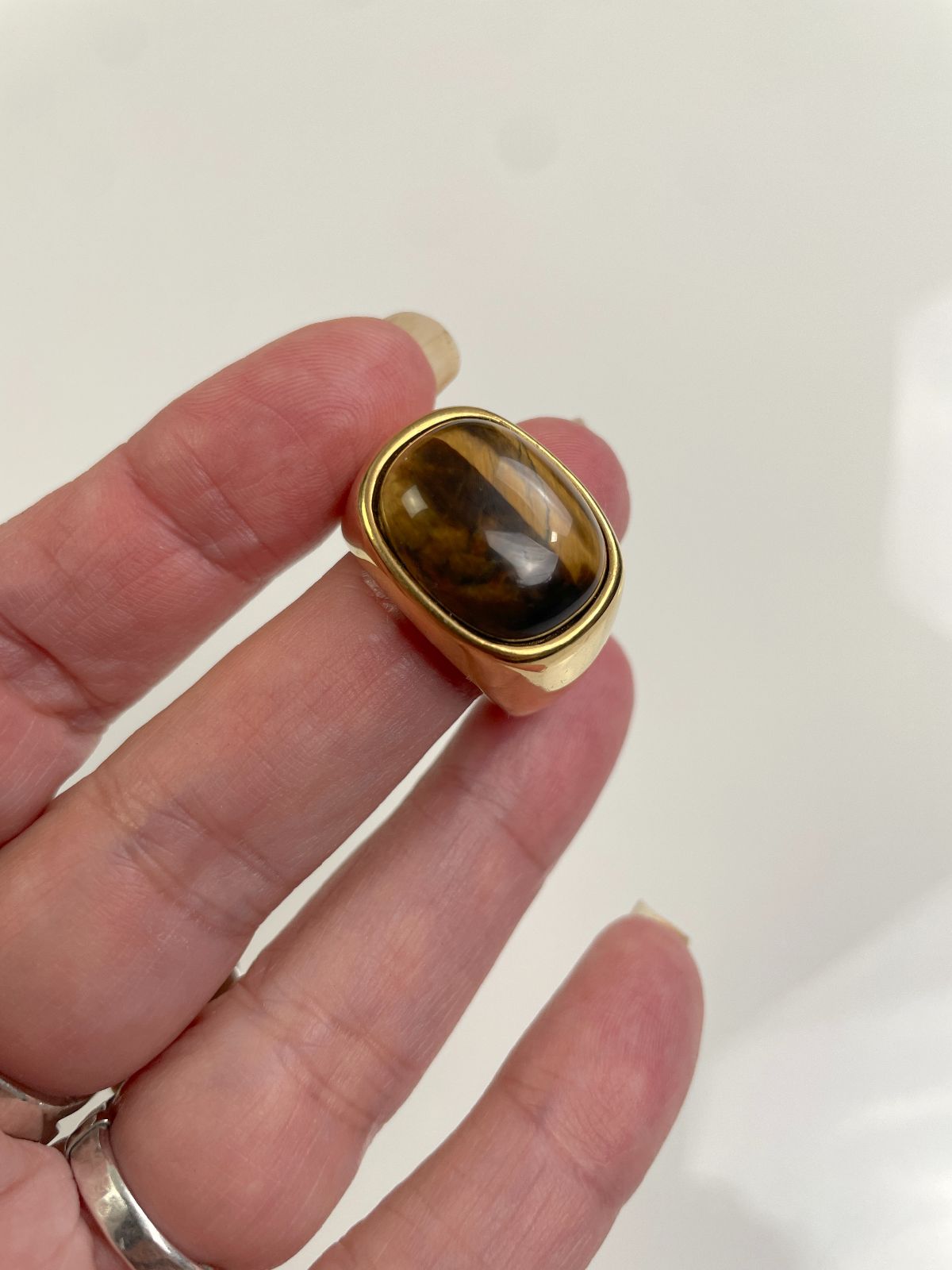 POLISHED TIGERS EYE GOLD PLATED SIGNET STYLE RING in GOLD, BROWN, YELLOW