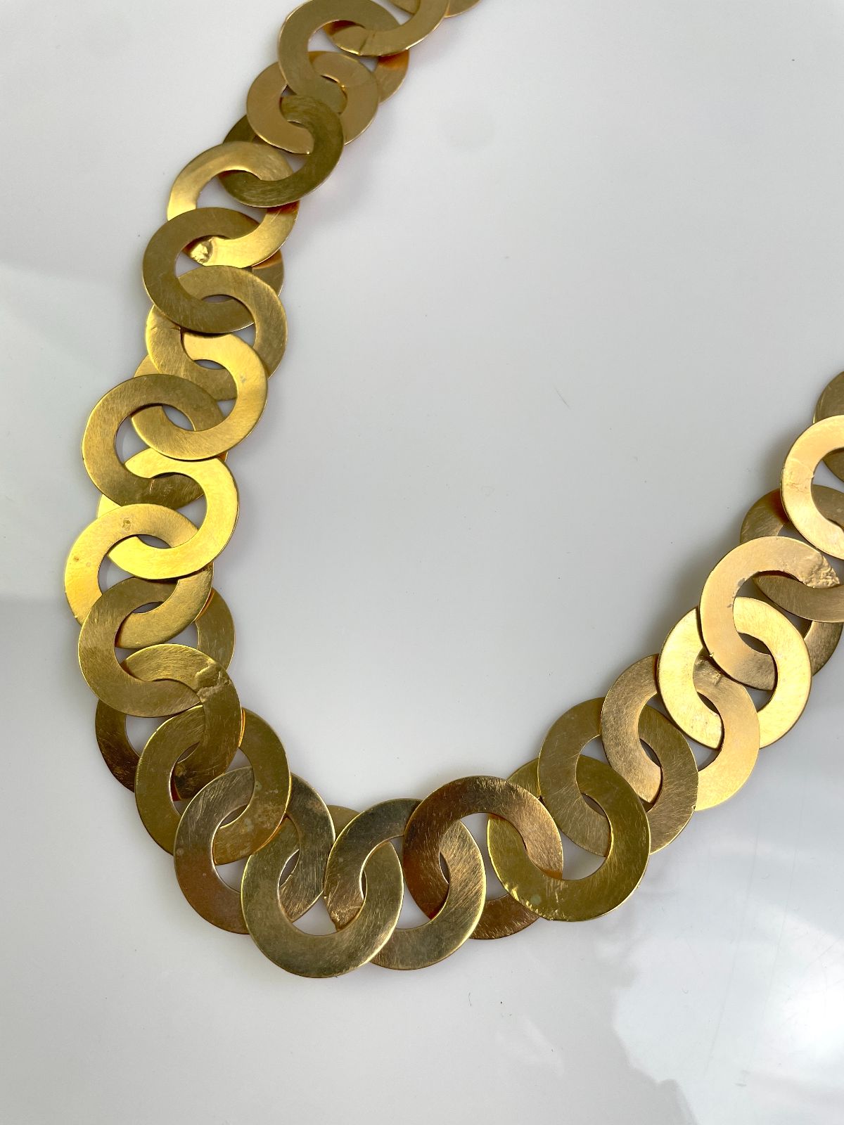 FUNKY! MULTI INTERLOCKING CIRCLE BRUSHED GOLD NECKLACE in GOLD
