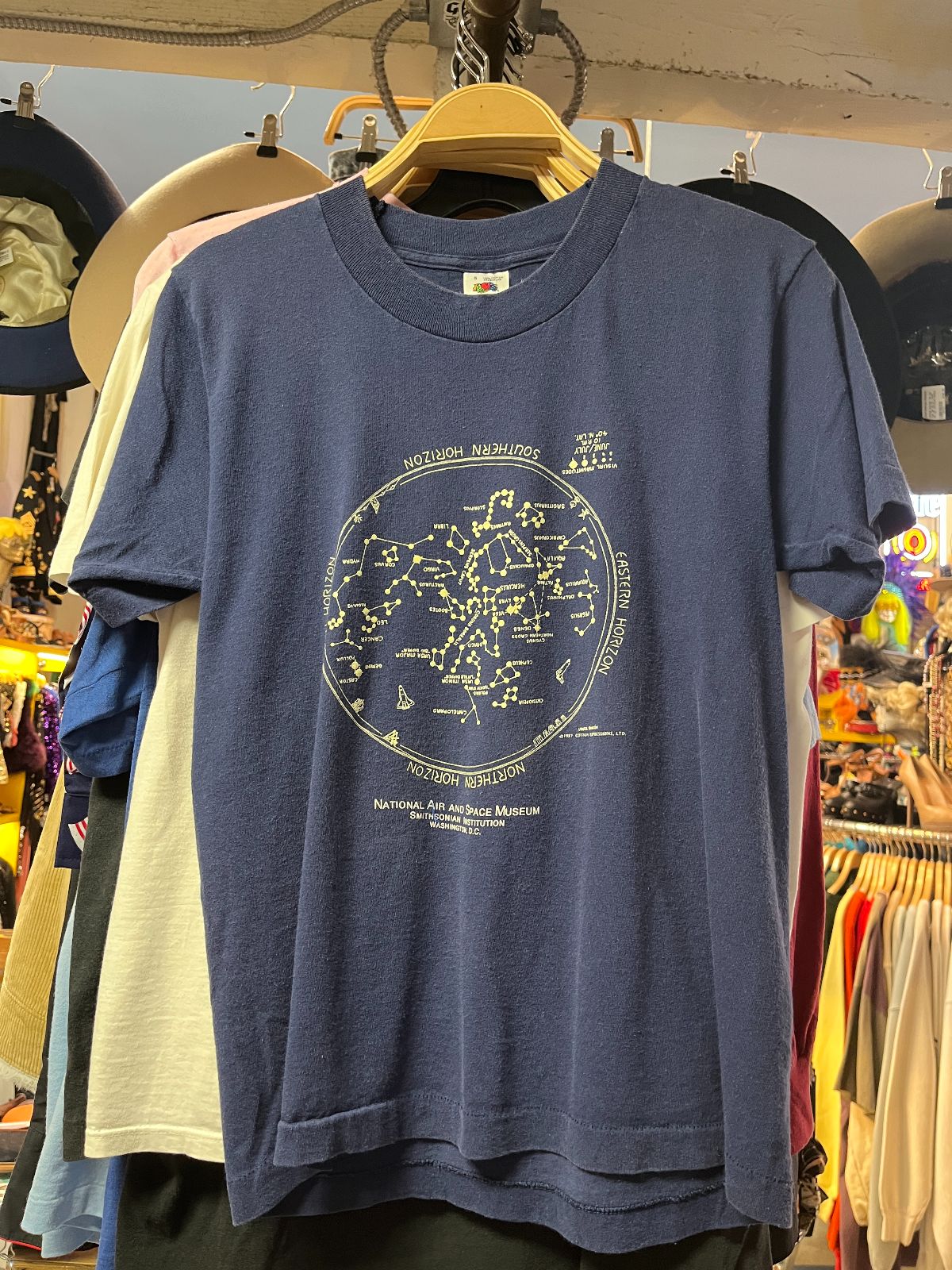 FRUIT OF THE LOOM NATIONAL AIR & SPACE MUSEUM CONSTELLATION MAP SINGLE STITCH T-SHIRT in NAVY BLUE