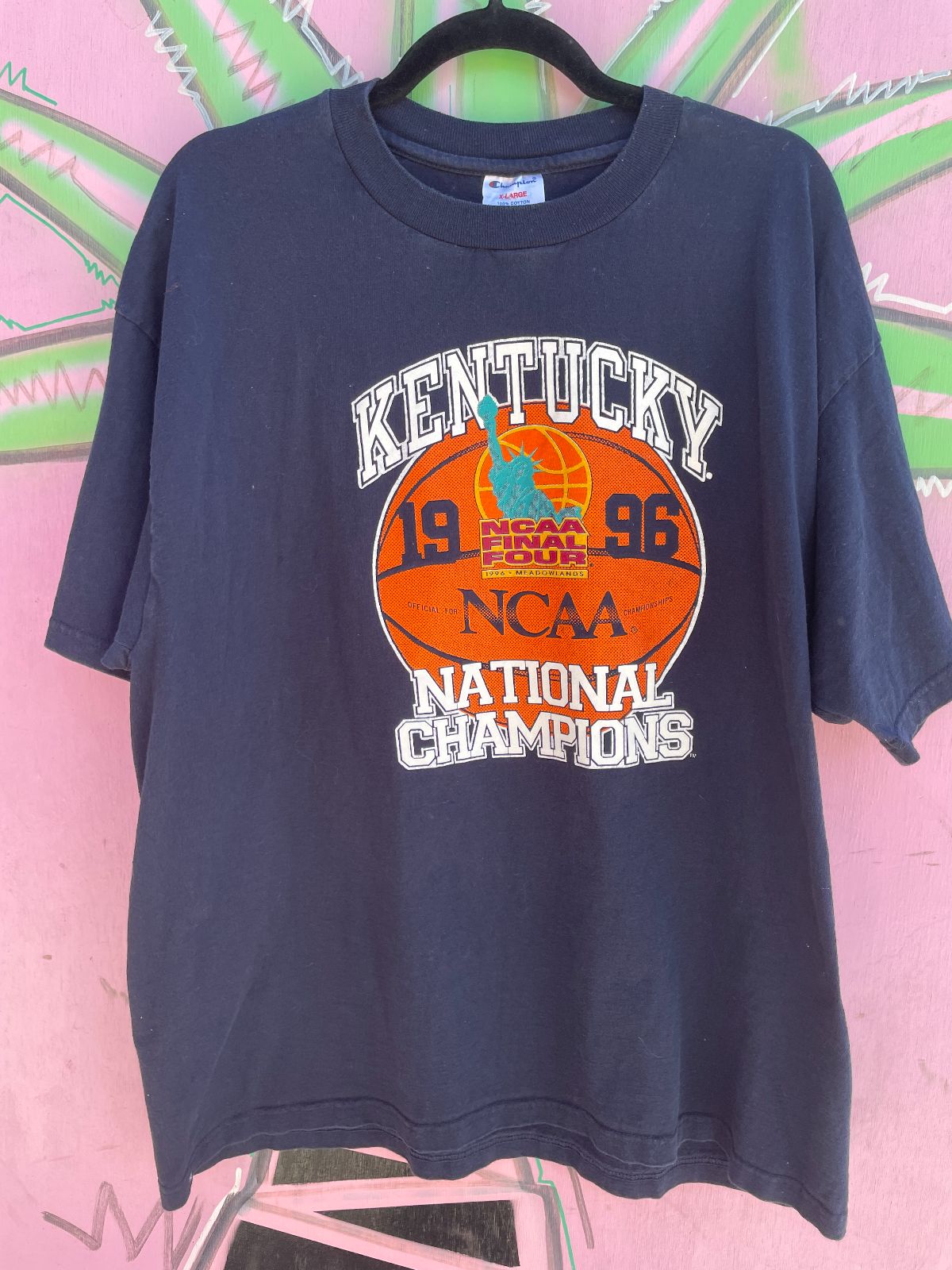 1996 KENTUCKY NCAA NATIONAL CHAMPIONS T-SHIRT BASKETBALL in BLUE