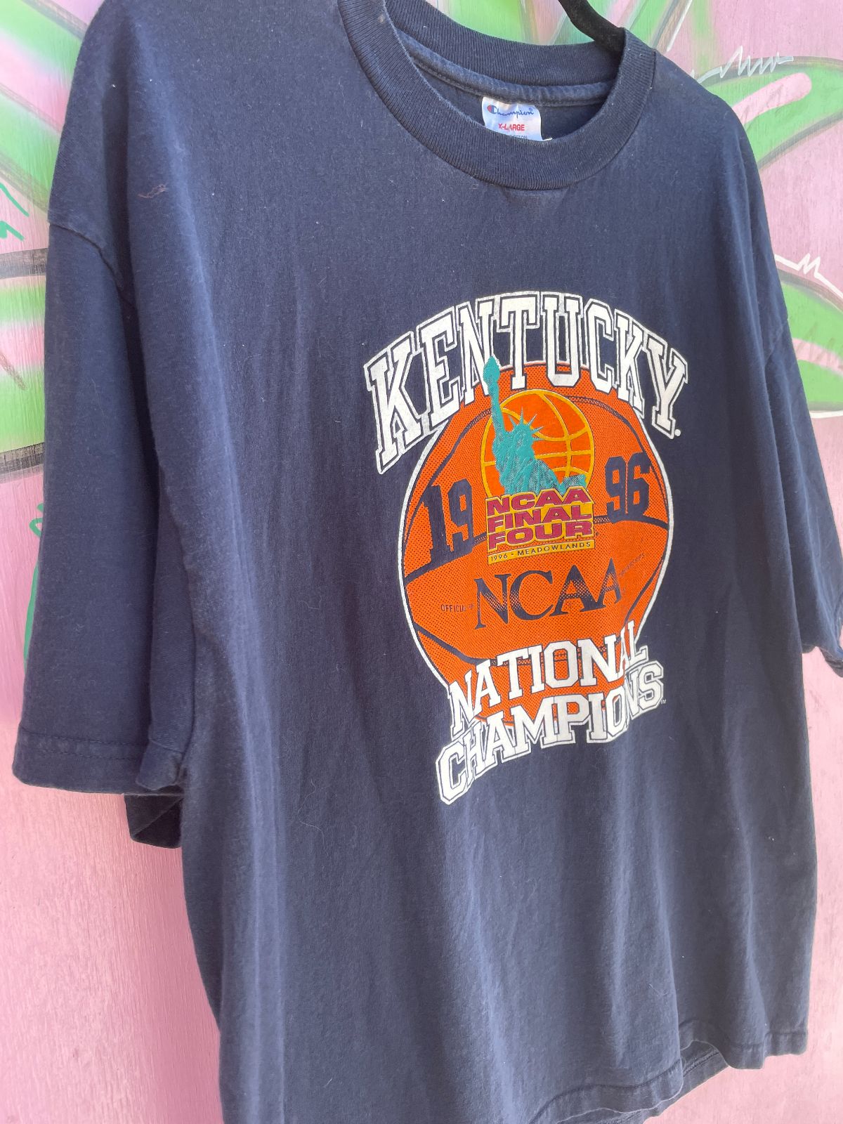 1996 KENTUCKY NCAA NATIONAL CHAMPIONS T-SHIRT BASKETBALL in BLUE