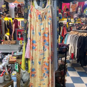 PRETTY! 1970S FLORAL PRINT SLEEVELESS MAXI DRESS WITH FRONT TIE DETAIL in YELLOW, BLUE, ORANGE