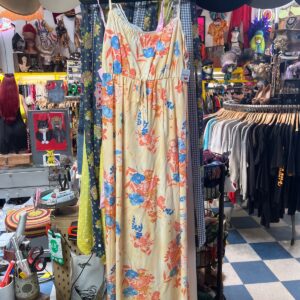 PRETTY! 1970S FLORAL PRINT SLEEVELESS MAXI DRESS WITH FRONT TIE DETAIL in YELLOW, BLUE, ORANGE