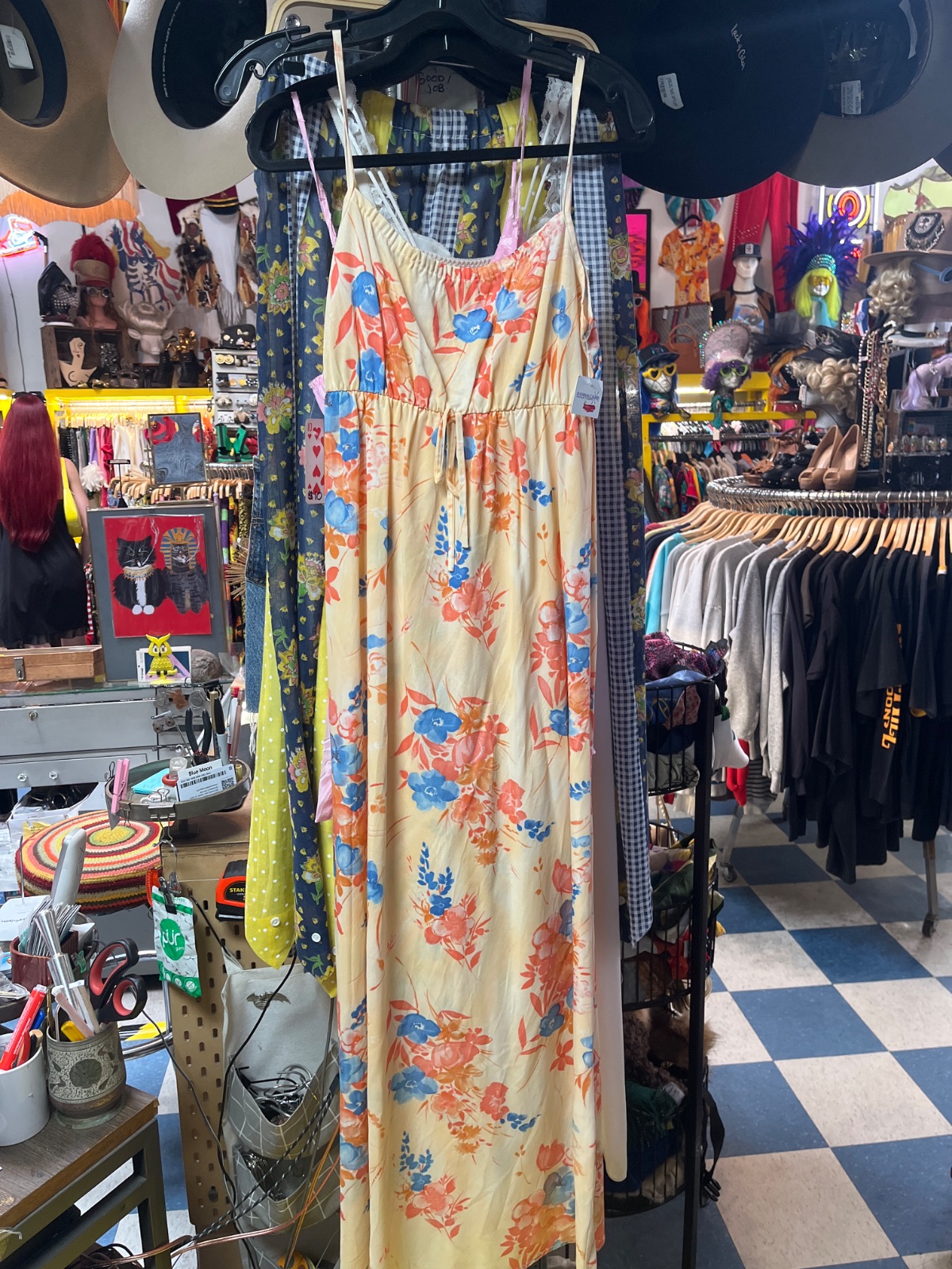 PRETTY! 1970S FLORAL PRINT SLEEVELESS MAXI DRESS WITH FRONT TIE DETAIL in YELLOW, BLUE, ORANGE