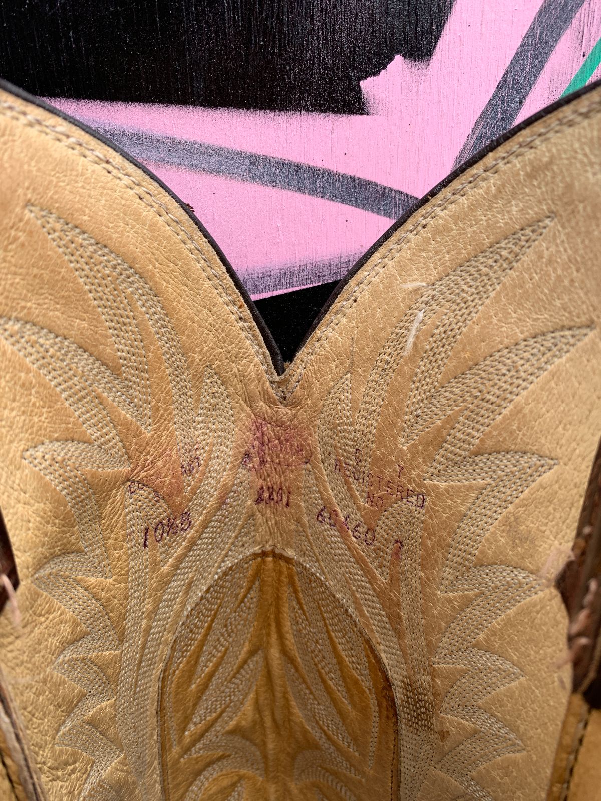 JUSTIN *AS-IS* NICE! DISTRESSED LEATHER COWBOY BOOTS STITCHED DESIGN in BROWN