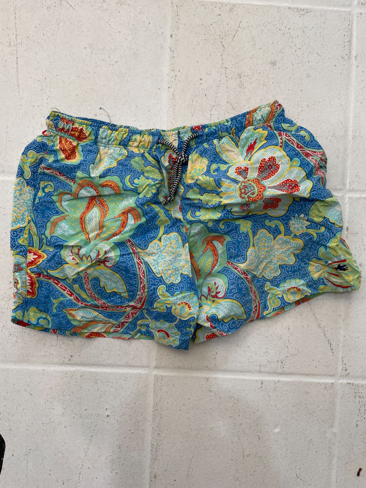 ETRO NICE! MADE IN ITALY! BATIK STYLE FLORAL PRINT SWIM TRUNKS, MESH INNER LINING in BLUE, GREEN, RED