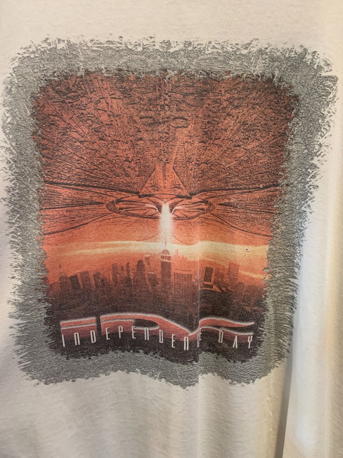 AAA *AS-IS* 1996 INDEPENDENCE DAY GRAPHIC SINGLE STITCH T-SHIRT HOLLYWOOD VIDEO PROMO in WHITE
