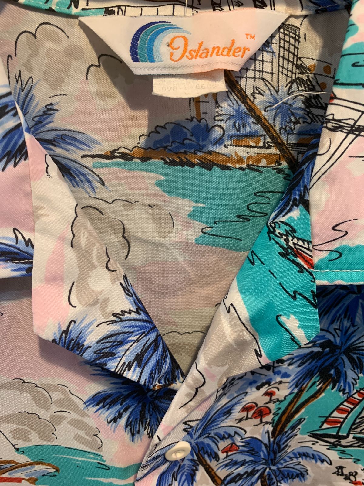ISLANDER 1980S NYLON PASTEL WAIKIKI PRINT HAWAIIAN SHIRT in WHITE, PINK, BLUE