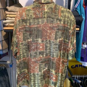 NEXT ORIGINAL FUN! 1990S DUOTONE BATIK STYLE BLOCK PRINT SHORT SLEEVE BUTTON DOWN SHIRT in GREEN, BROWN, BLACK