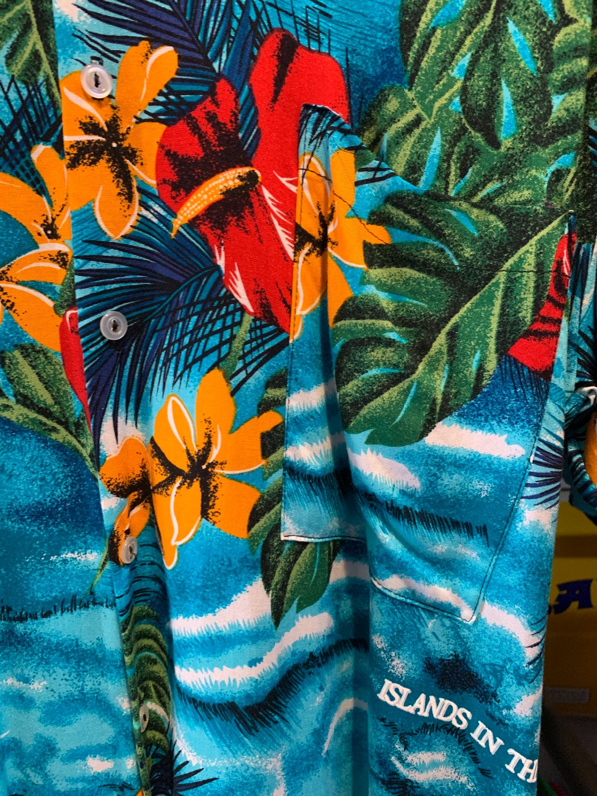 SOUVENIR KING MENS BRIGHT! SLINKY HAWAIIAN PRINT SHIRT - TRINIDAD in BLUE, RED