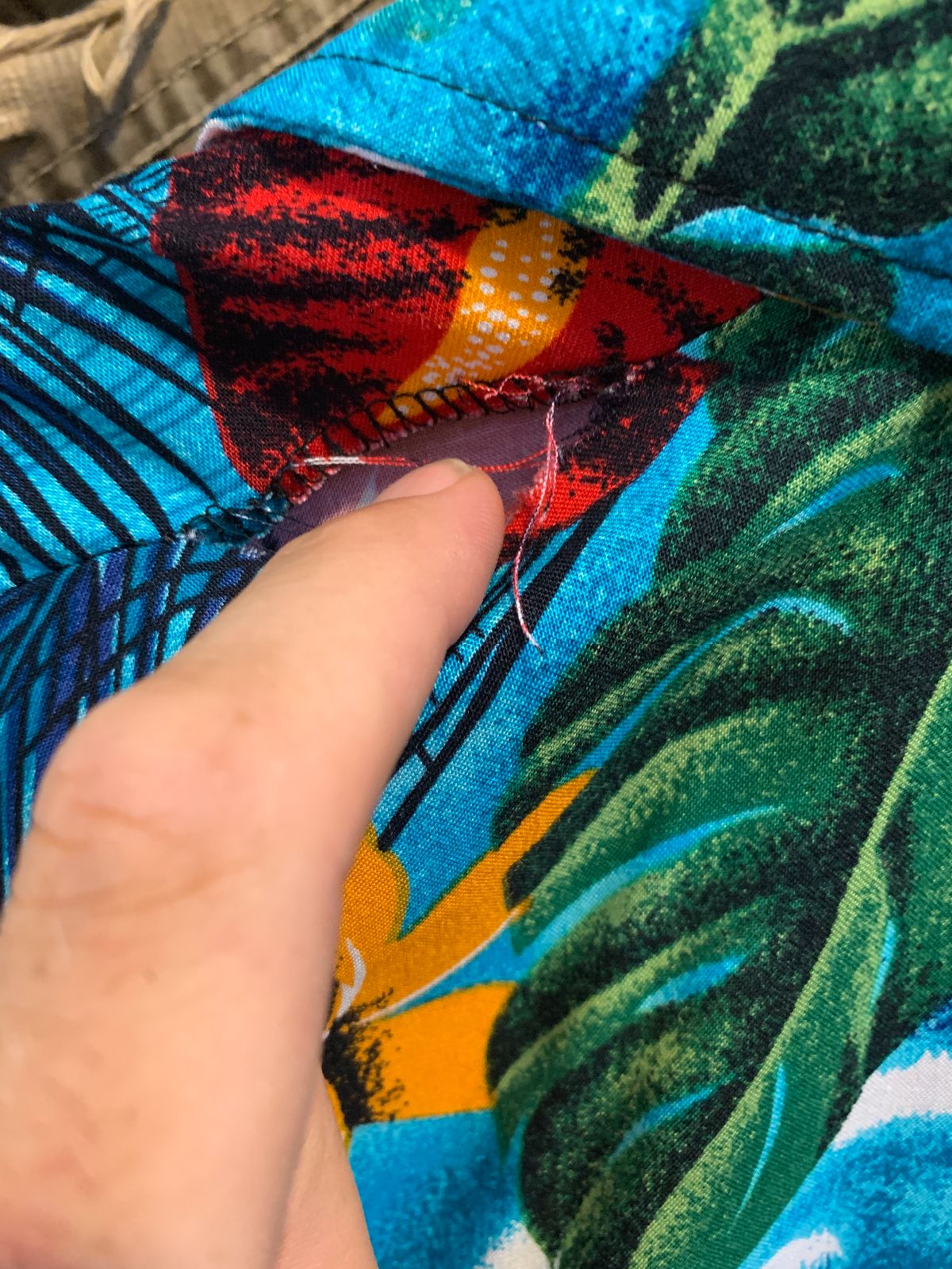 SOUVENIR KING MENS BRIGHT! SLINKY HAWAIIAN PRINT SHIRT - TRINIDAD in BLUE, RED