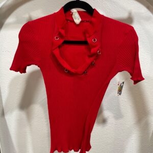 MISS HOLLY *AS-IS* SO COOL! RED RIBBED SHORT SLEEVE TOP HANGING GROMMET DETAIL in RED