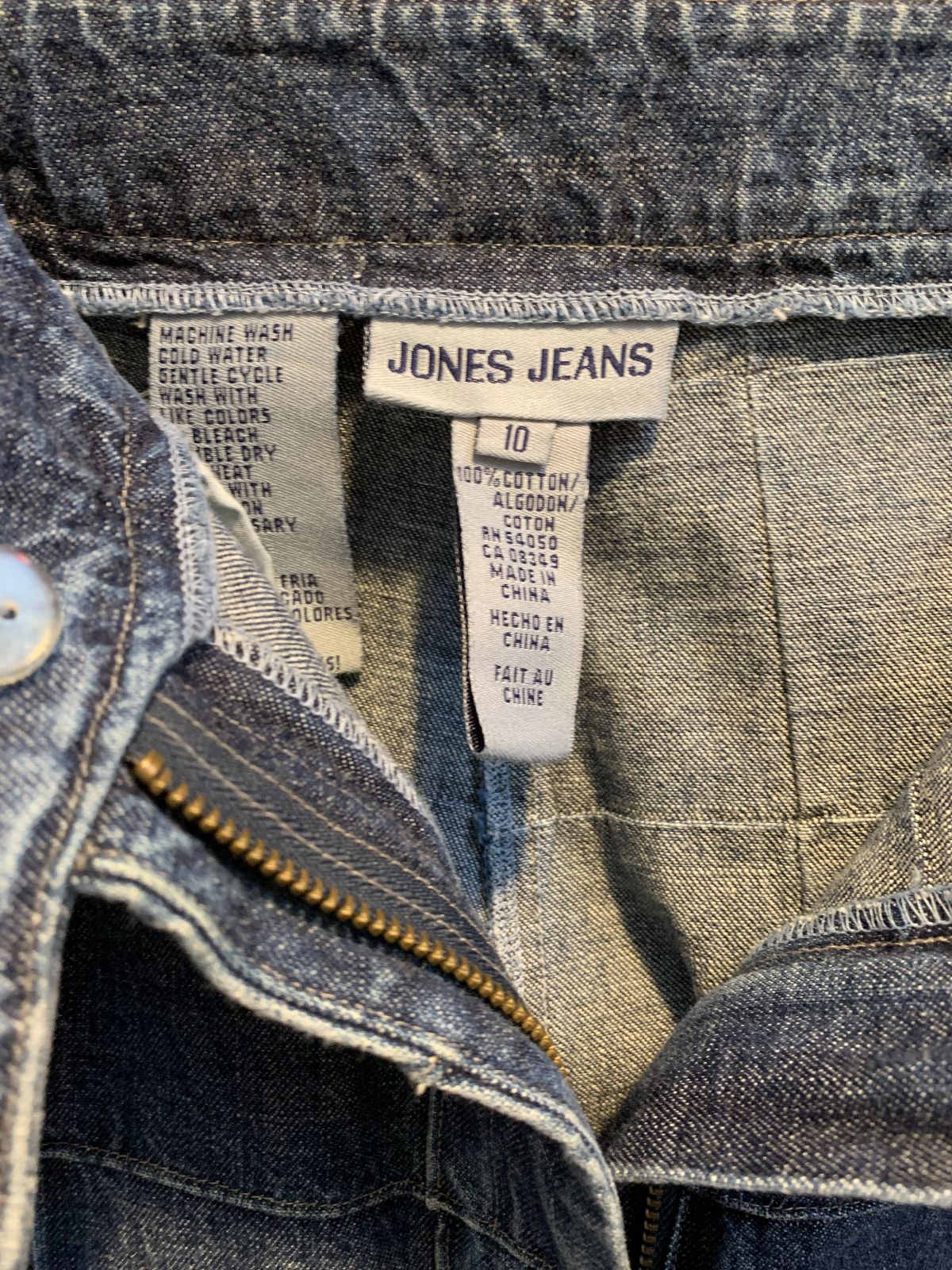 JONES JEANS Y2K MEDIUM WASH WINDOW PANE STRETCH DENIM JEANS STRAIGHT CUT in BLUE