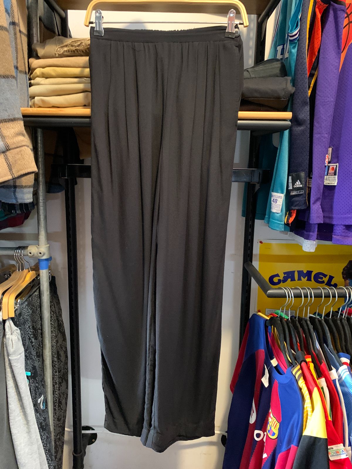 CAROLE LITTLE 1990S SLINKY RAYON FLOWY LEG PLEATED TROUSERS, ELASTIC WAIST in BLACK
