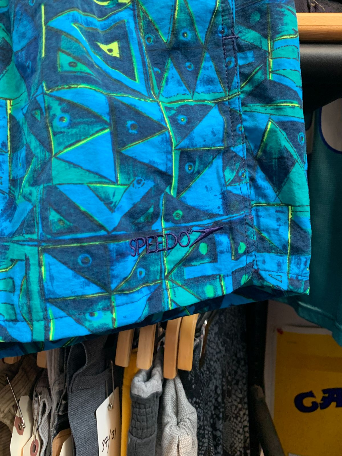 SPEEDO NWT 1990S DEADSTOCK GEOMETRIC PRINT SWIM TRUNKS W/ MESH INNER LINING in BLUE, GREEN, TEAL