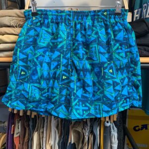 SPEEDO NWT 1990S DEADSTOCK GEOMETRIC PRINT SWIM TRUNKS W/ MESH INNER LINING in BLUE, GREEN, TEAL