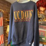 EMBROIDERED UC DAVIS CALIFORNIA CREWNECK PULLOVER SWEATSHIRT