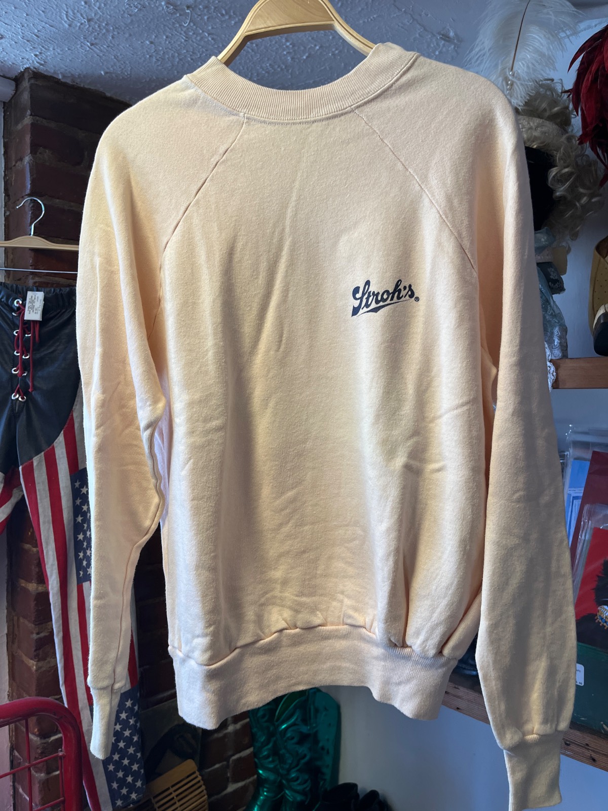 STROH'S NICE! CLASSIC STROHS BEER LOGO RAGLAN CREWNECK SWEATSHIRT in WHITE, CREME