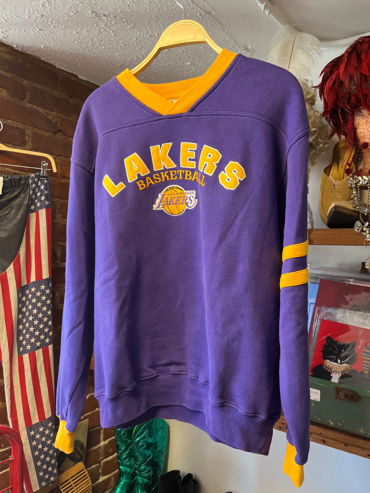 LEE SPORT EMBROIDERED LOS ANGELES LAKERS BASKETBALL COLORBLOCK SWEATSHIRT STRIPED SLEEVE in PURPLE, YELLOW