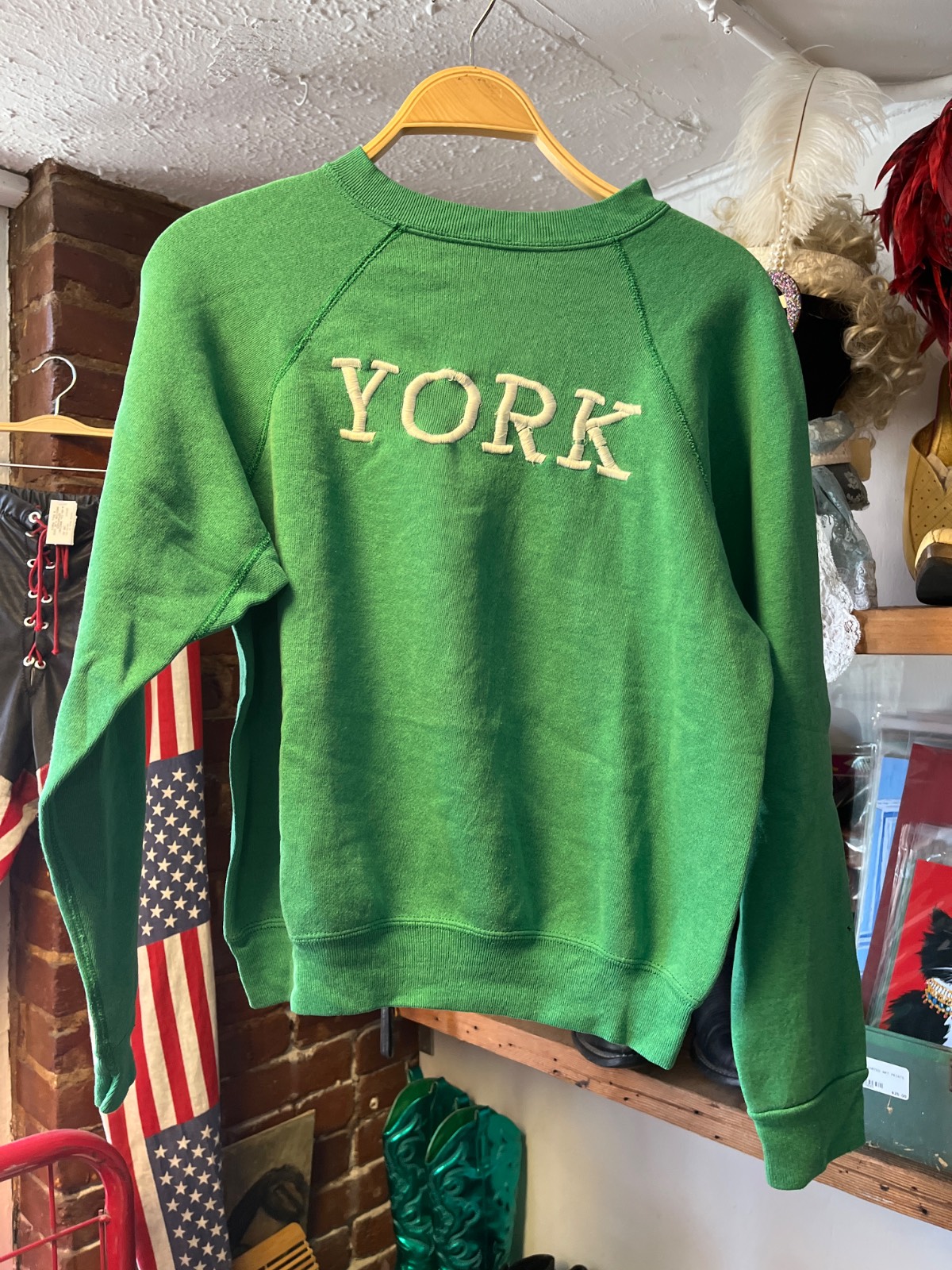 EMBROIDERED YORK CREWNECK RAGLAN SWEATSHIRT in GREEN, WHITE