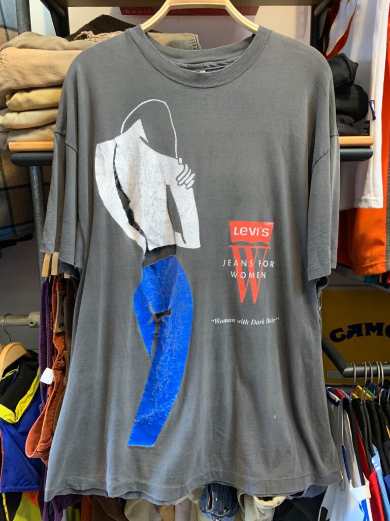 *AS-IS* SO RAD! SUPER DISTRESSED LEVIS JEANS FOR WOMEN GRAPHIC SINGLE STITCH T-SHIRT