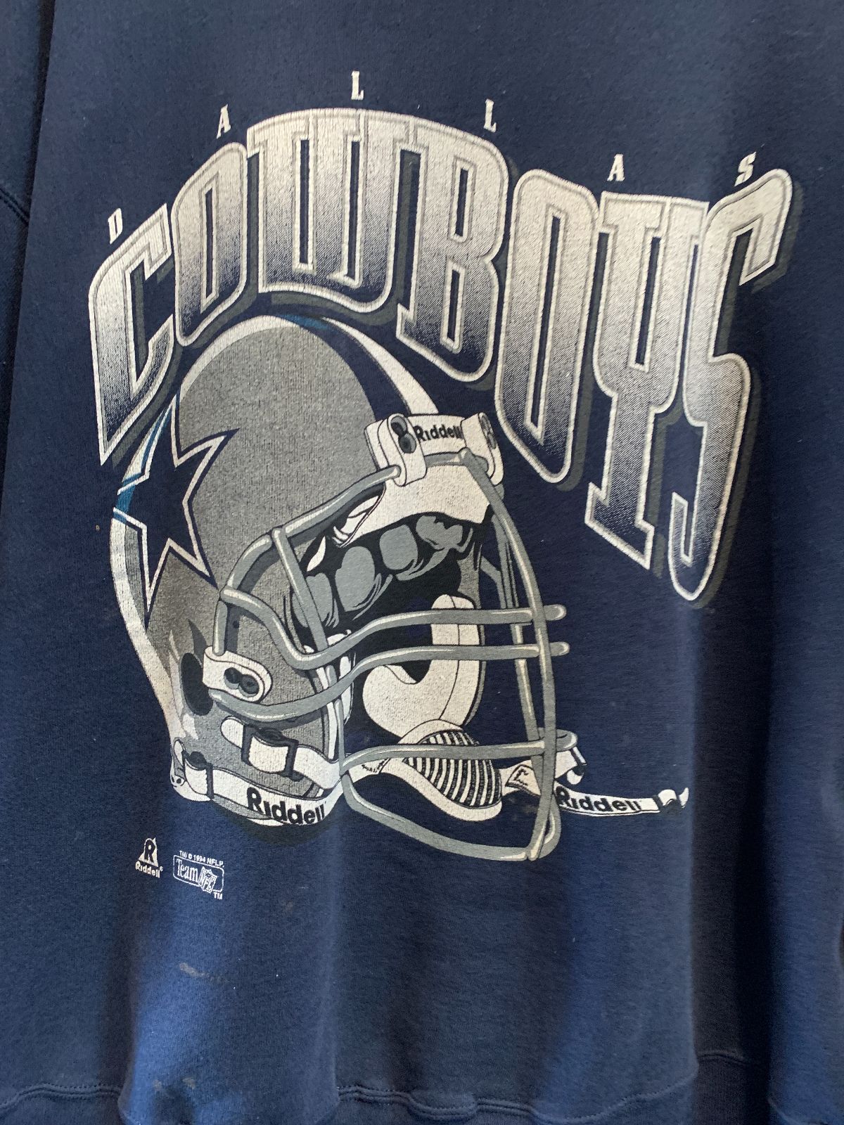 RIDDELL *AS-IS* DALLAS COWBOYS SWEATSHIRT WITH FOOTBALL HELMET GRAPHIC in BLACK, GRAY, WHITE