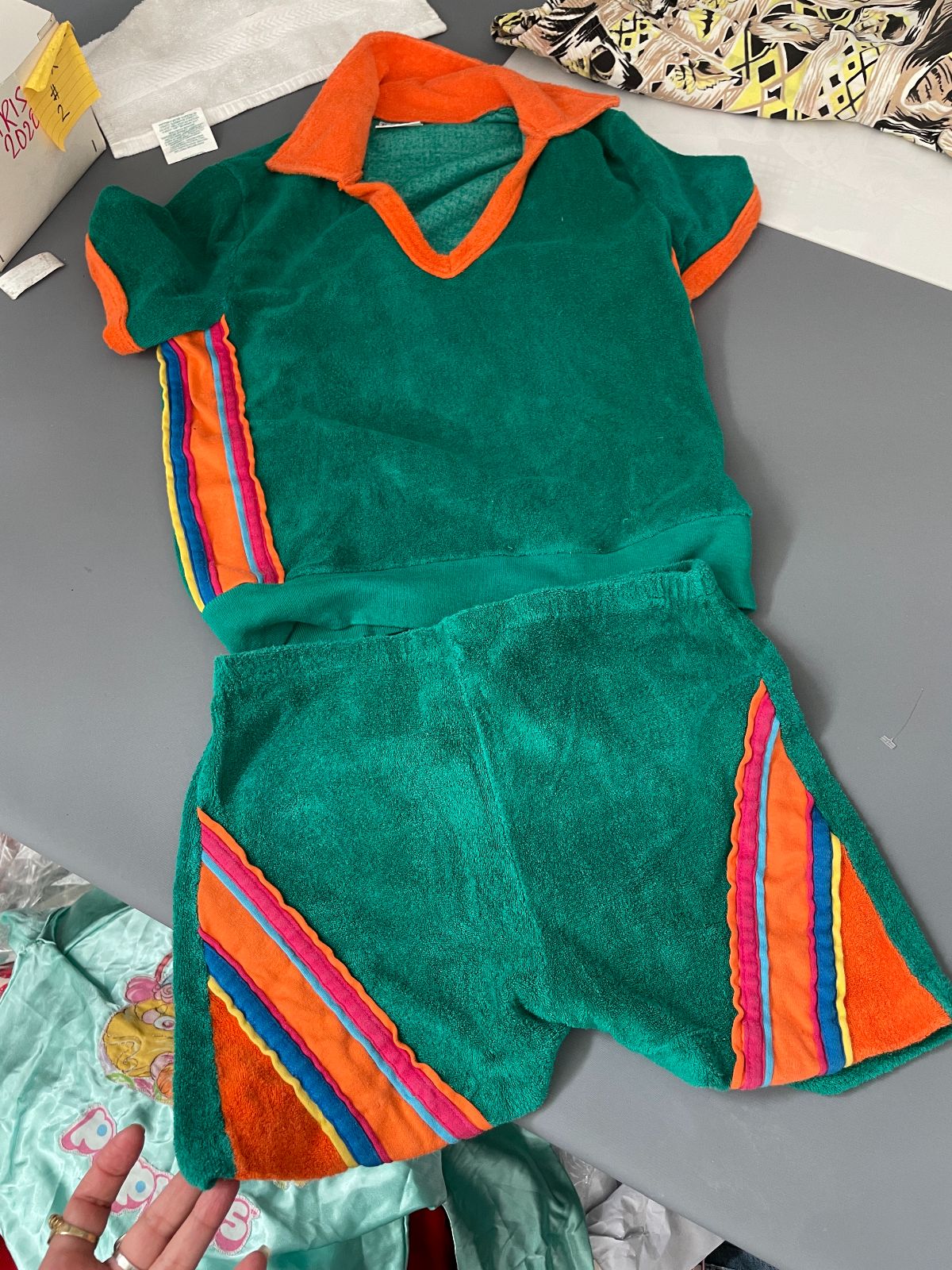 TOPIC KNITS UNREAL! 1970S TERRY CLOTH 2-PIECE SET RAINBOW DETAILS in TEAL, MULTI