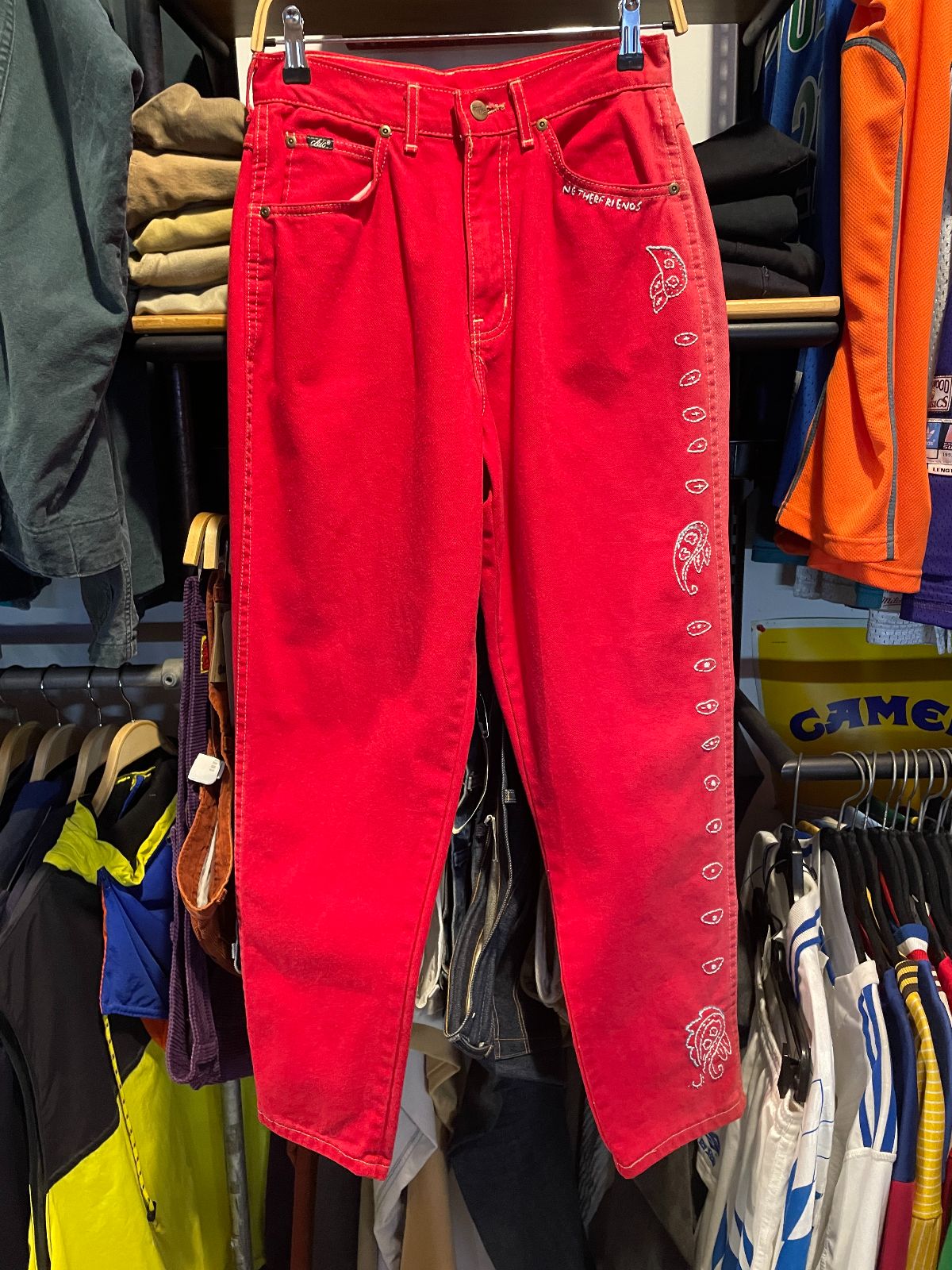 CHIC 1980S SWEET CONTRAST WHITE STITCHING DENIM PANTS W/ PAISLEY HAND EMBROIDERY in RED