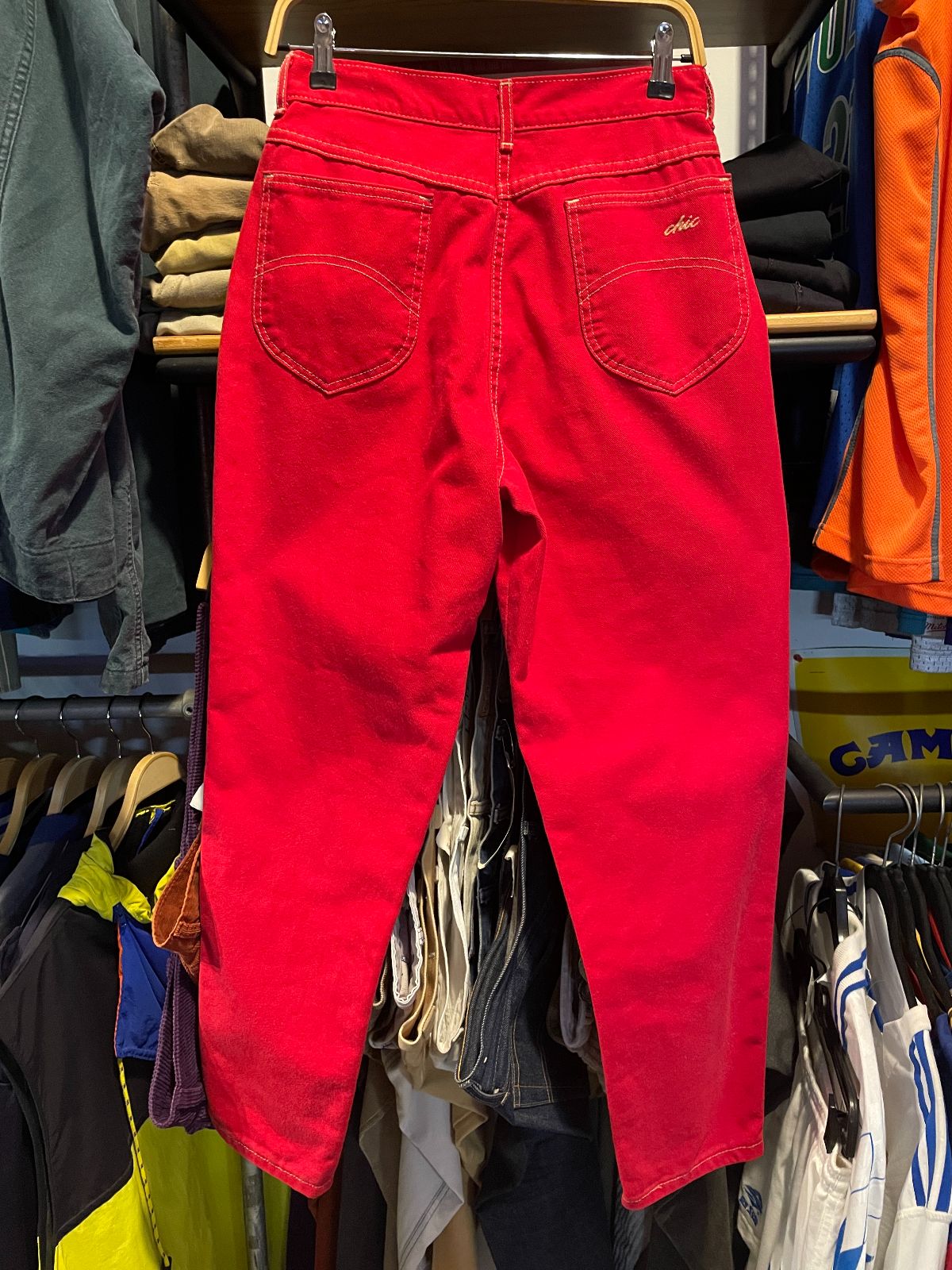 CHIC 1980S SWEET CONTRAST WHITE STITCHING DENIM PANTS W/ PAISLEY HAND EMBROIDERY in RED