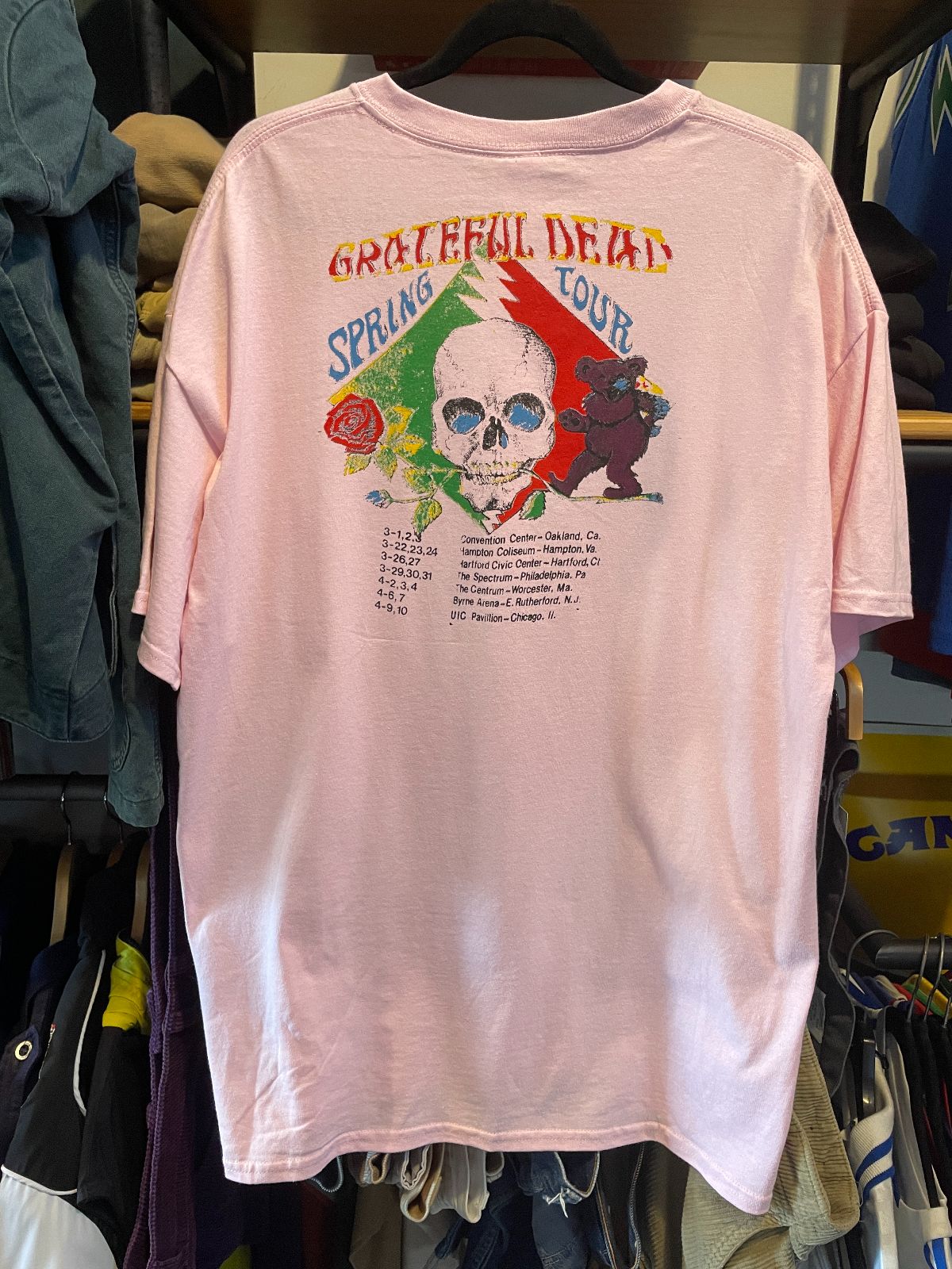 GILDAN AWESOME BOOTLEG 1987 GRATEFUL DEAD ITS WORTH THE TRIP TOUR T-SHIRT in PINK