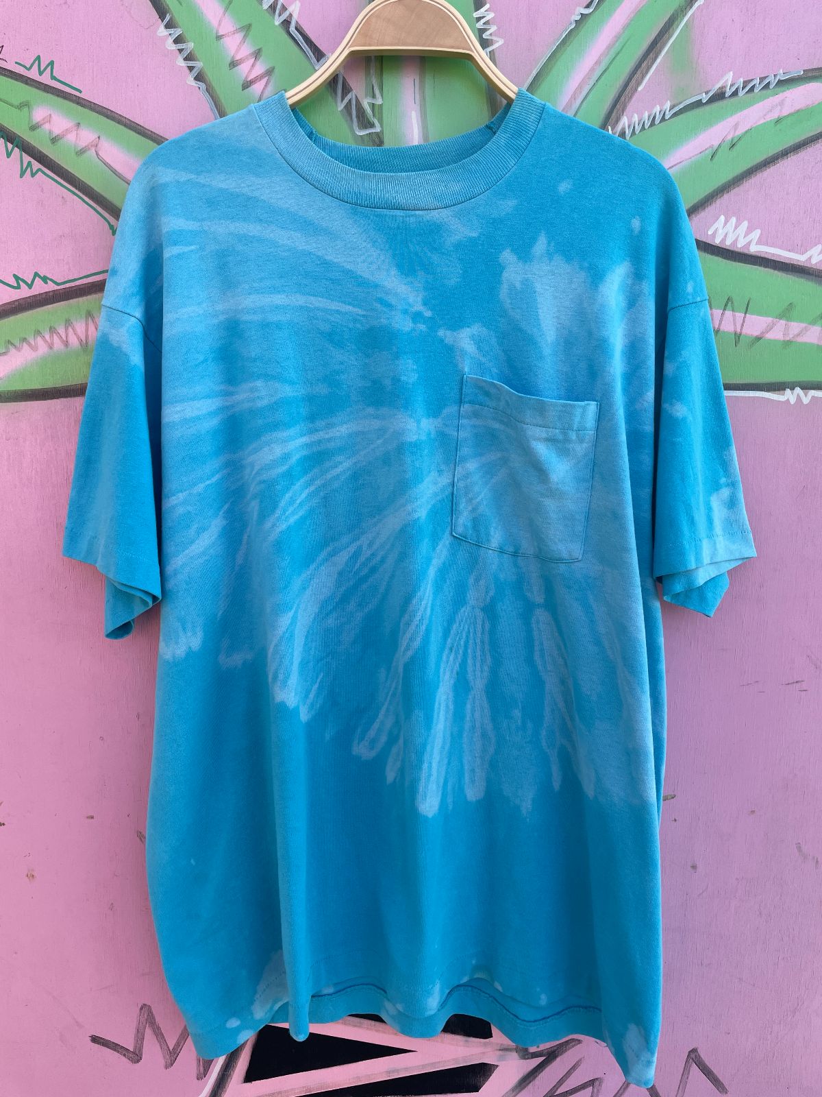 BLEACH DYED SINGLE STITCH POCKET TEE T-SHIRT in BLUE, WHITE