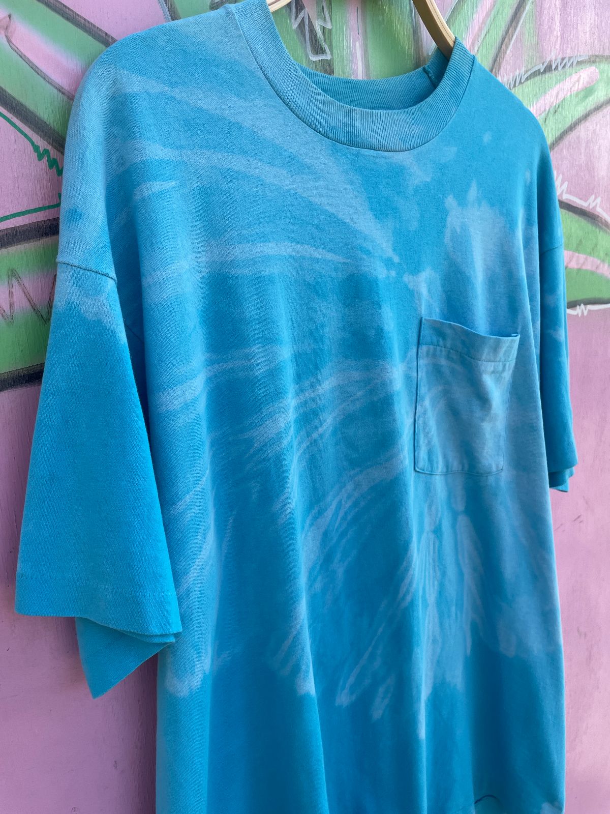 BLEACH DYED SINGLE STITCH POCKET TEE T-SHIRT in BLUE, WHITE