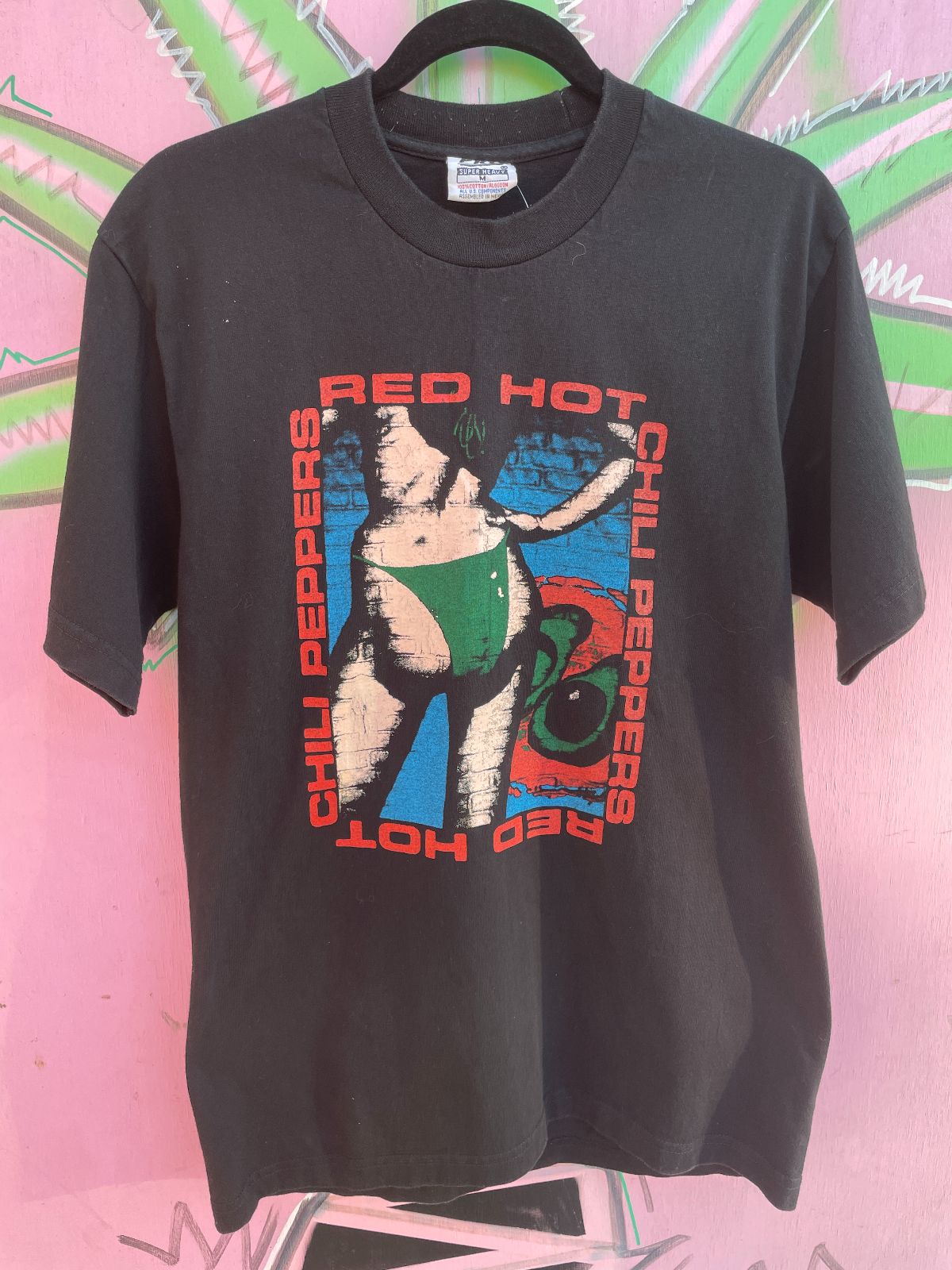 PRO5 BOOTLEG RED HOT CHILI PEPPERS BIKINI GRAPHIC T-SHIRT in BLACK