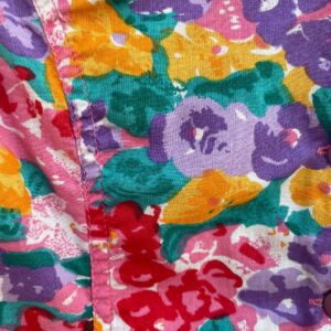 ACCESS PETITE 1980S-90S 100% COTTON FLORAL PRINT BUTTON FRONT ROMPER in PINK, PURPLE
