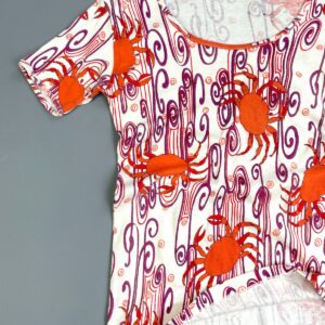 *AS-IS* RARE! 1960S-70S ZODIAC CRAB CANCER PRINT SHORT SLEEVE SCOOP NECK COTTON TOP-  ASTROLOGY in WHITE, ORANGE, PURPLE