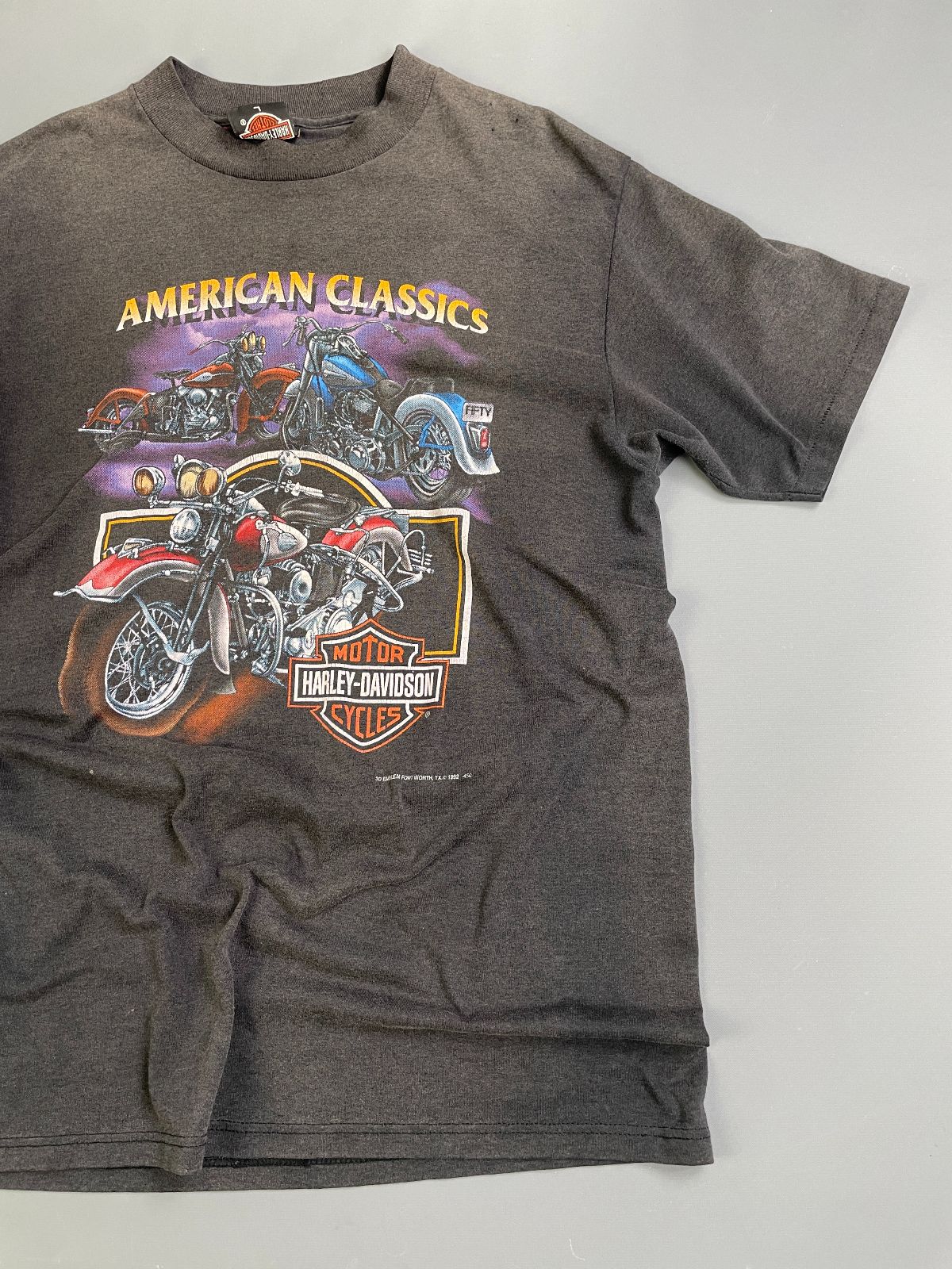 3D EMBLEM HARLEY DAVIDSON *AS-IS* 1980S PERFECTLY SUNFADED AMERICAN CLASSIC HARLEY DAVIDSON BOOT HILL LEATHER SHOP CHEROKEE NC SINGLE STITCH T-SHIRT in BLACK