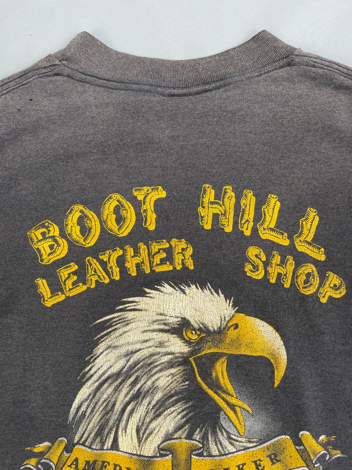 3D EMBLEM HARLEY DAVIDSON *AS-IS* 1980S PERFECTLY SUNFADED AMERICAN CLASSIC HARLEY DAVIDSON BOOT HILL LEATHER SHOP CHEROKEE NC SINGLE STITCH T-SHIRT in BLACK