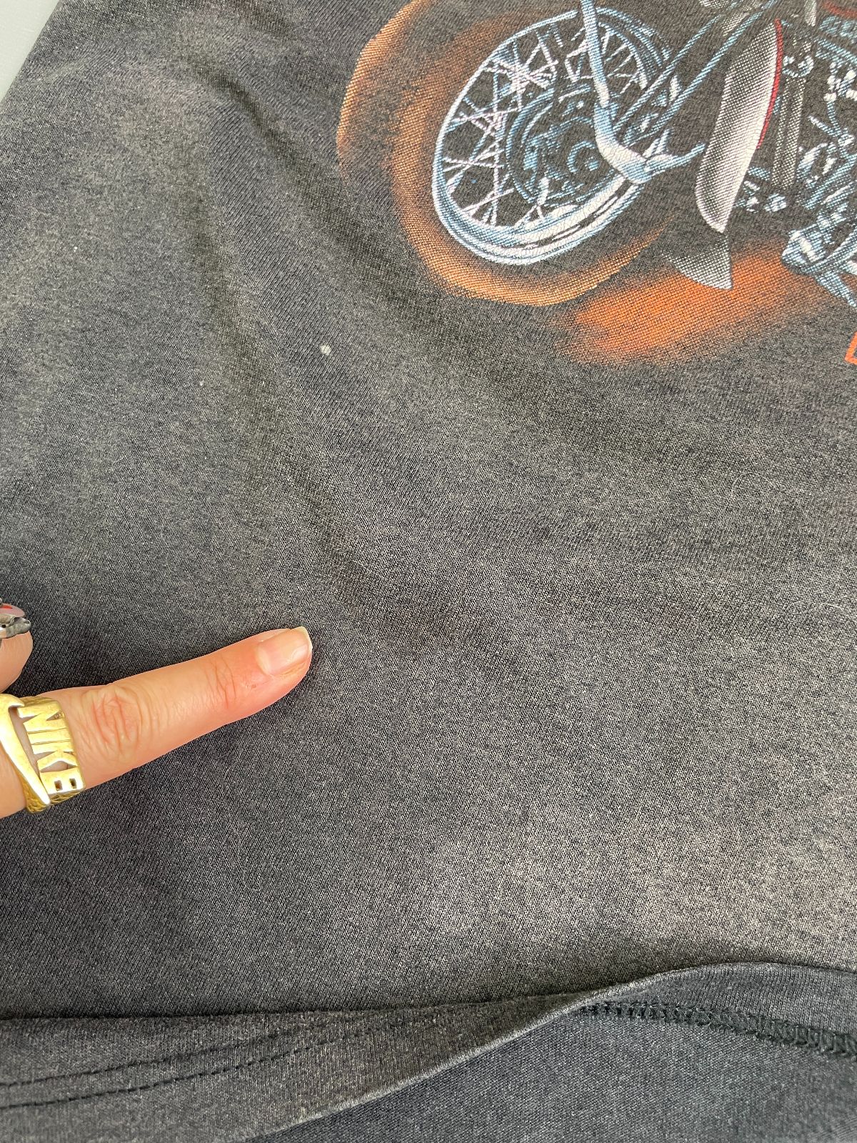 3D EMBLEM HARLEY DAVIDSON *AS-IS* 1980S PERFECTLY SUNFADED AMERICAN CLASSIC HARLEY DAVIDSON BOOT HILL LEATHER SHOP CHEROKEE NC SINGLE STITCH T-SHIRT in BLACK